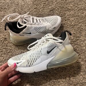 Nike air tennis shoes